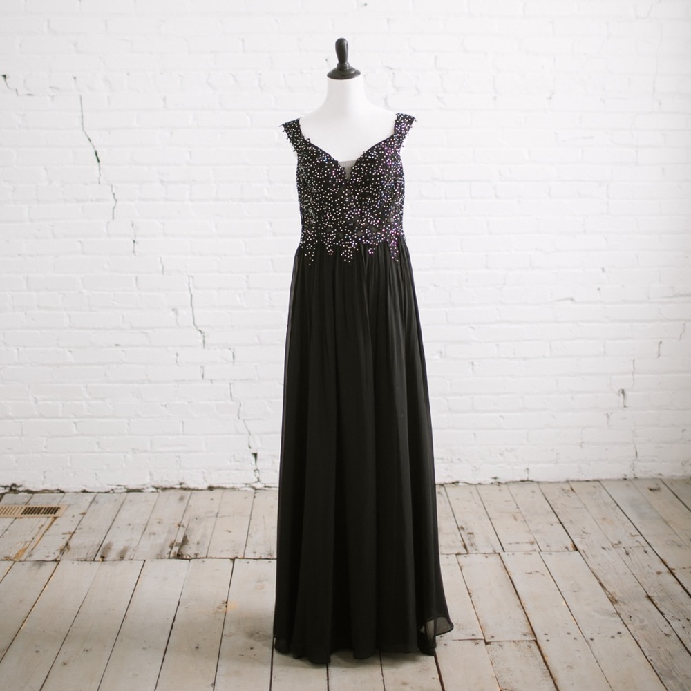 Elegant Black Evening Gown